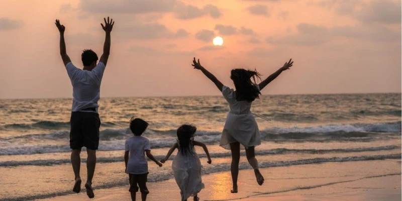 3 must-buy travel items for new parents